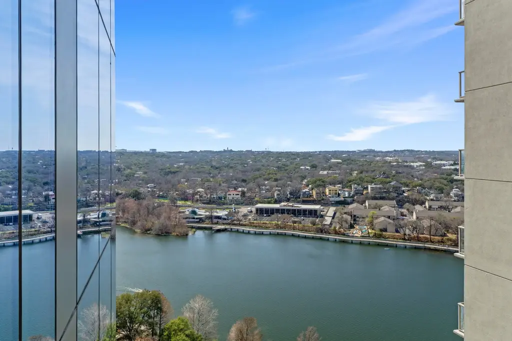 44 East Avenue 1602, Austin