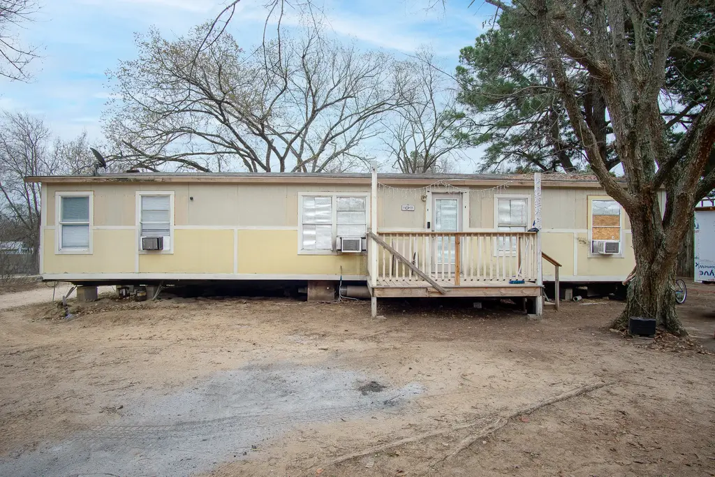 133 Horseshoe Drive, Bastrop