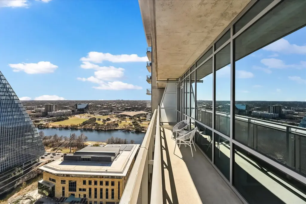 222 West Avenue 2605, Austin