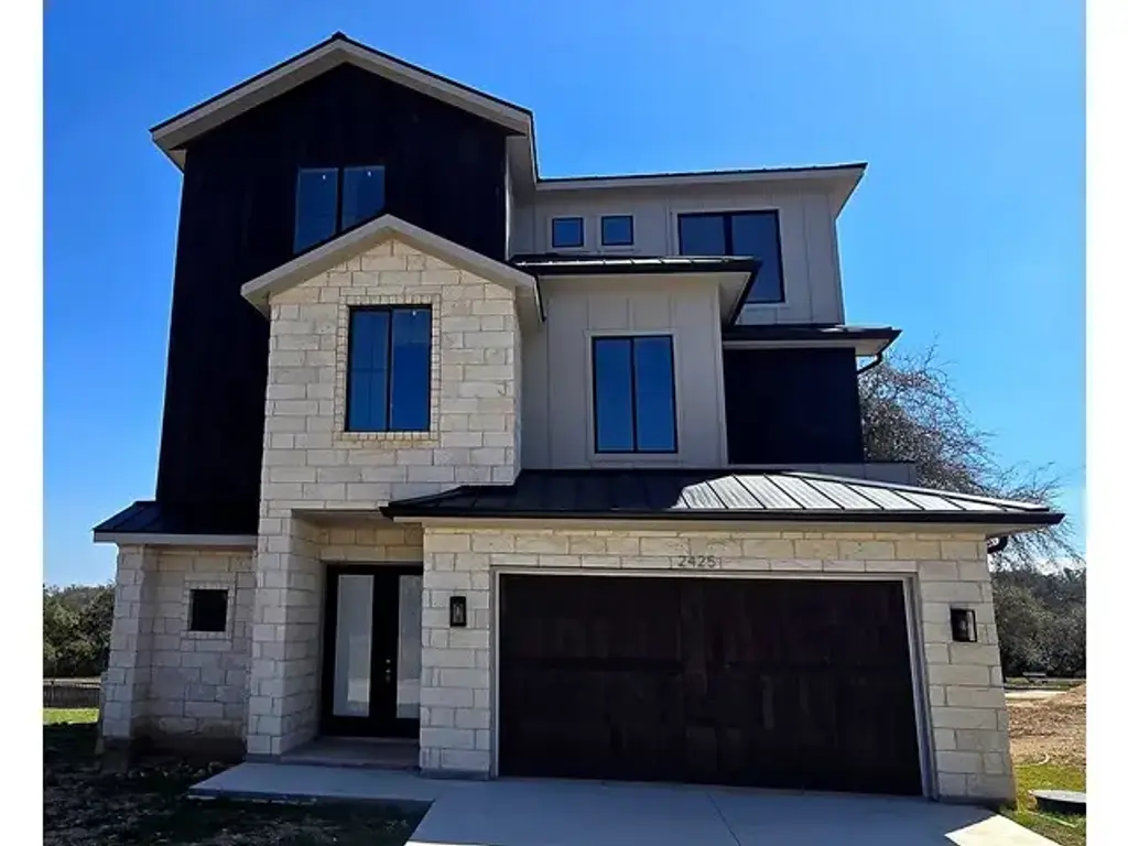 2425 Bruin Drive, Spicewood