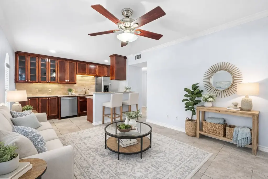 407 E 45th Street 108, Austin