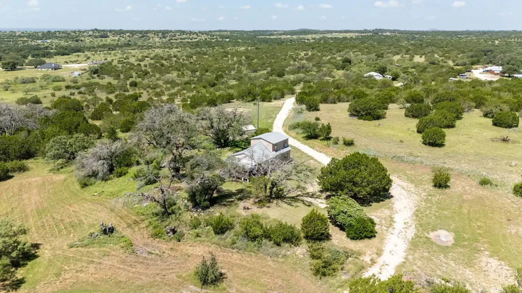 586 Private Road 3448, Kempner