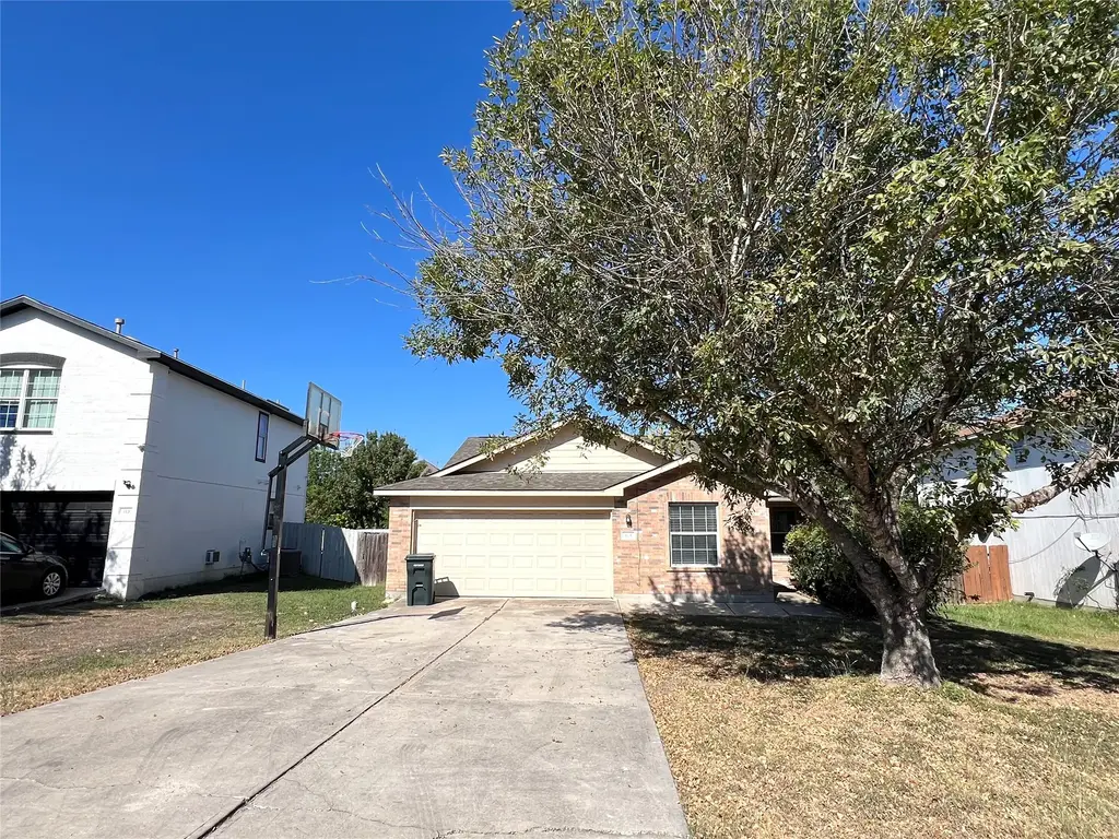 125 Dandelion Loop, Kyle