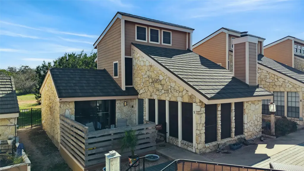 405 Short Circuit 5, Horseshoe Bay