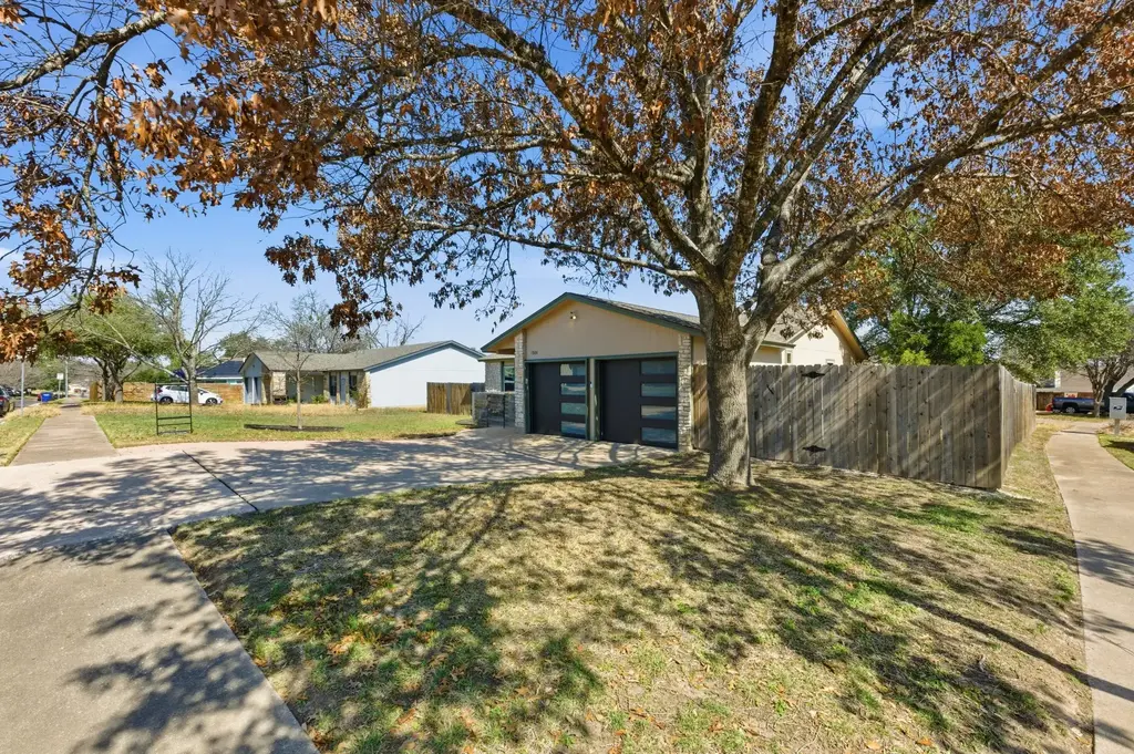 13101 Dauphine Street, Austin