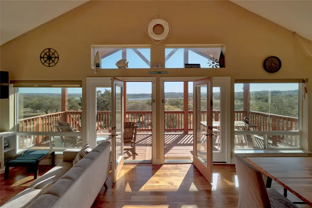 1748 Lakeshore Drive, Canyon Lake