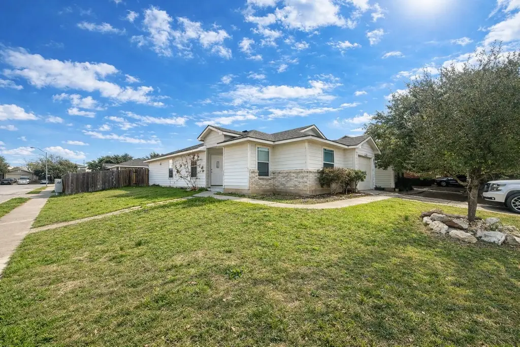 17808 Majestic Elm Lane, Elgin