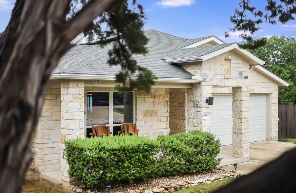 20400 Bear Road, Lago Vista