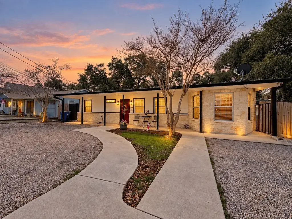 301 Canyon Edge, Canyon Lake