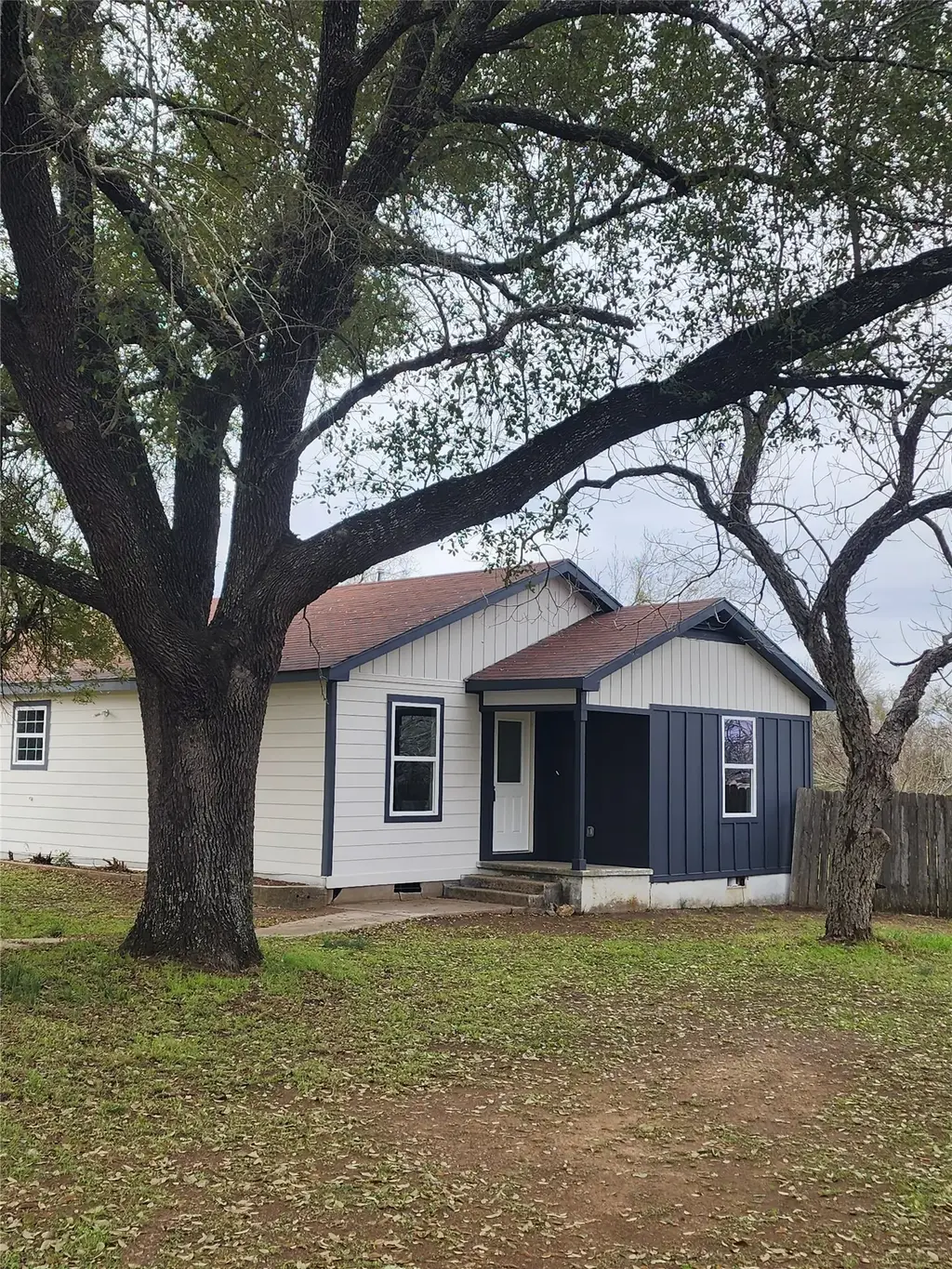 928 E Cameron Avenue, Rockdale