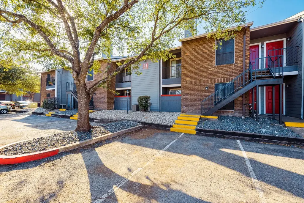 6808 S I-35 Frontage Road 175, Austin