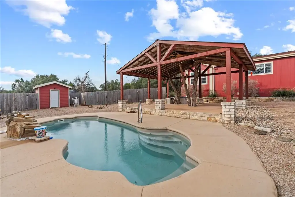 185 Trails End Road, Driftwood