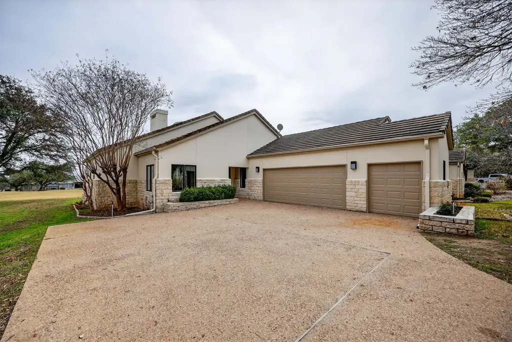 2405 Founders Circle, Spicewood