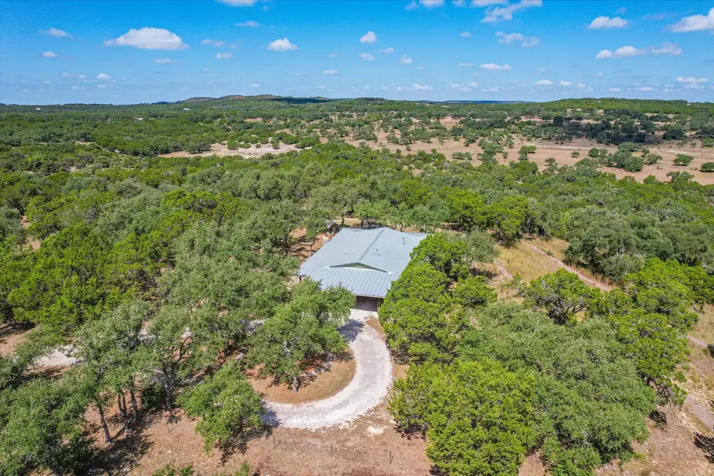 900 Longhorn Trail, Wimberley