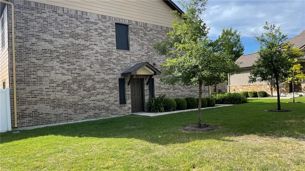 1900 Little Elm Trail 40, Cedar Park