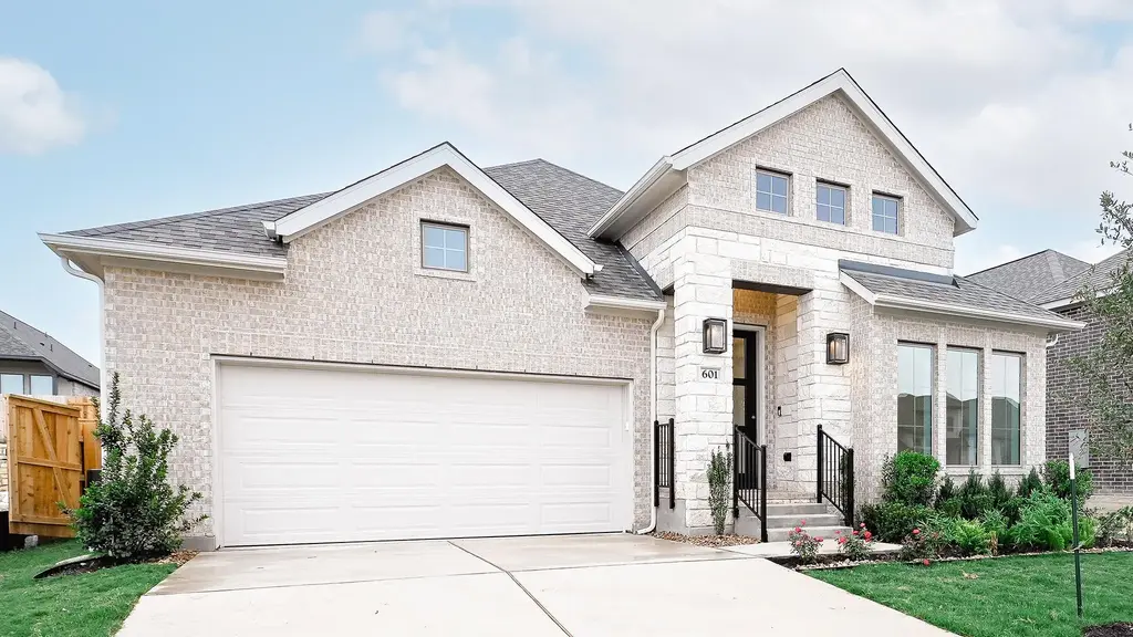 601 Bay Breeze Drive, Kyle
