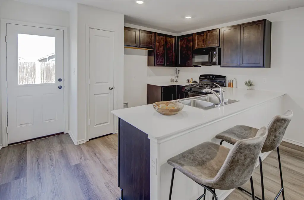 517 Thunderstorm Avenue, Lockhart