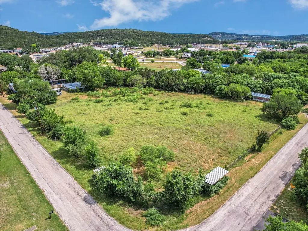 201 Oak Drive, Canyon Lake