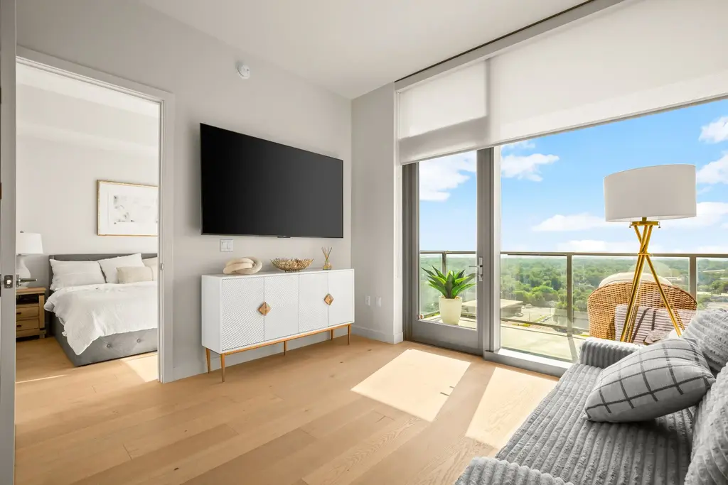 44 East Avenue 1508, Austin