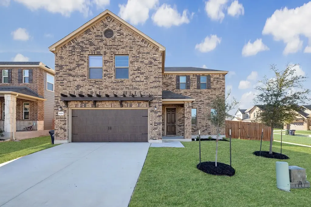 1829 Stringer Pass, Leander