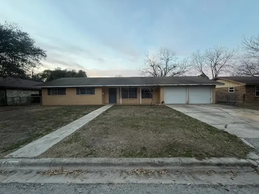 903 Merritt Street, Lockhart
