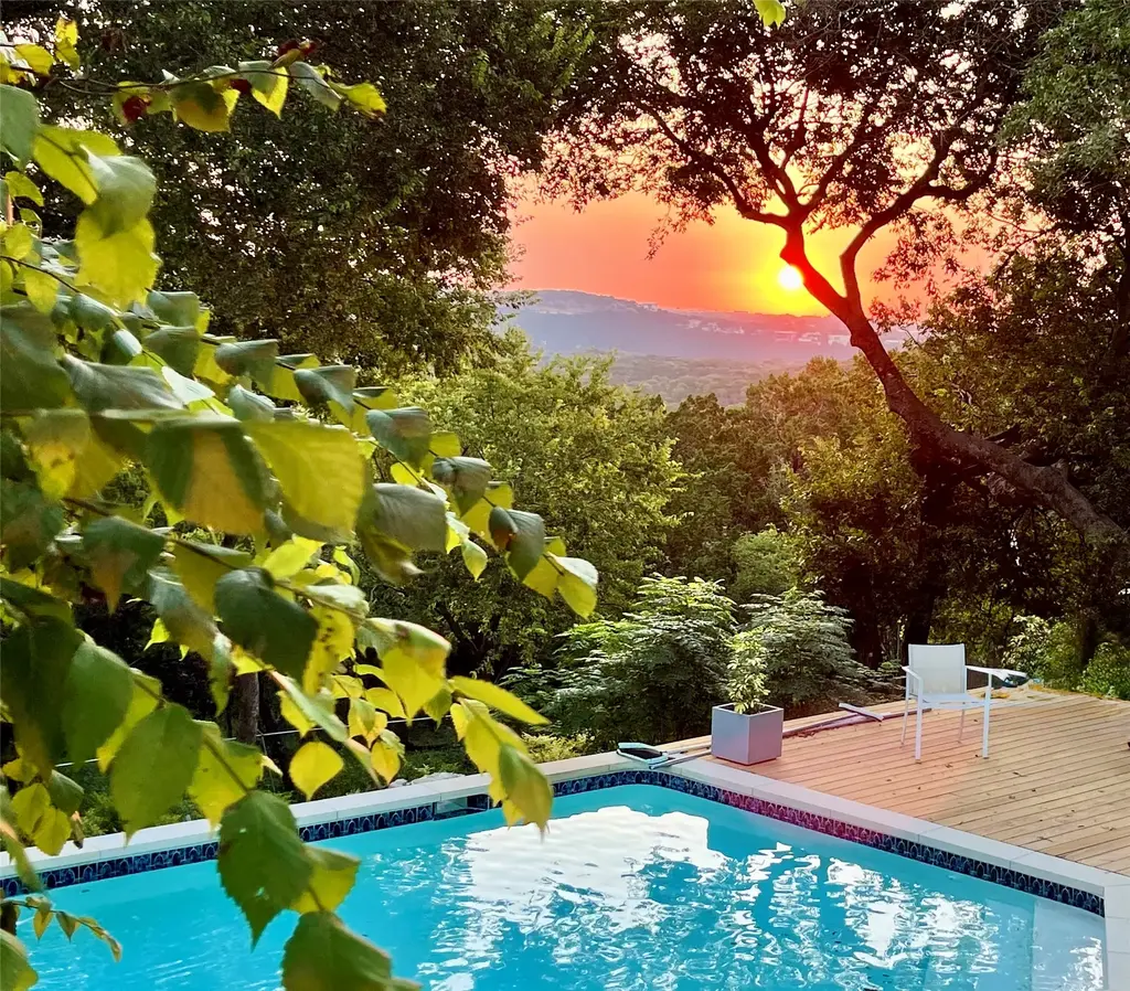 2419 Trail Of Madrones, Austin