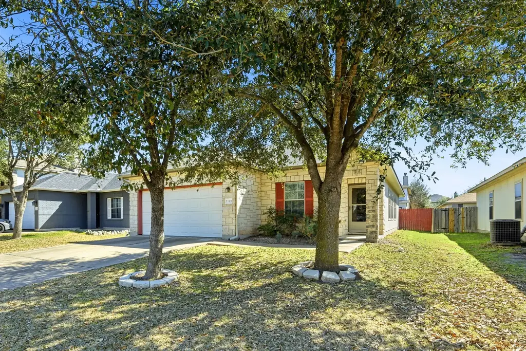 13313 Marie Lane, Manor