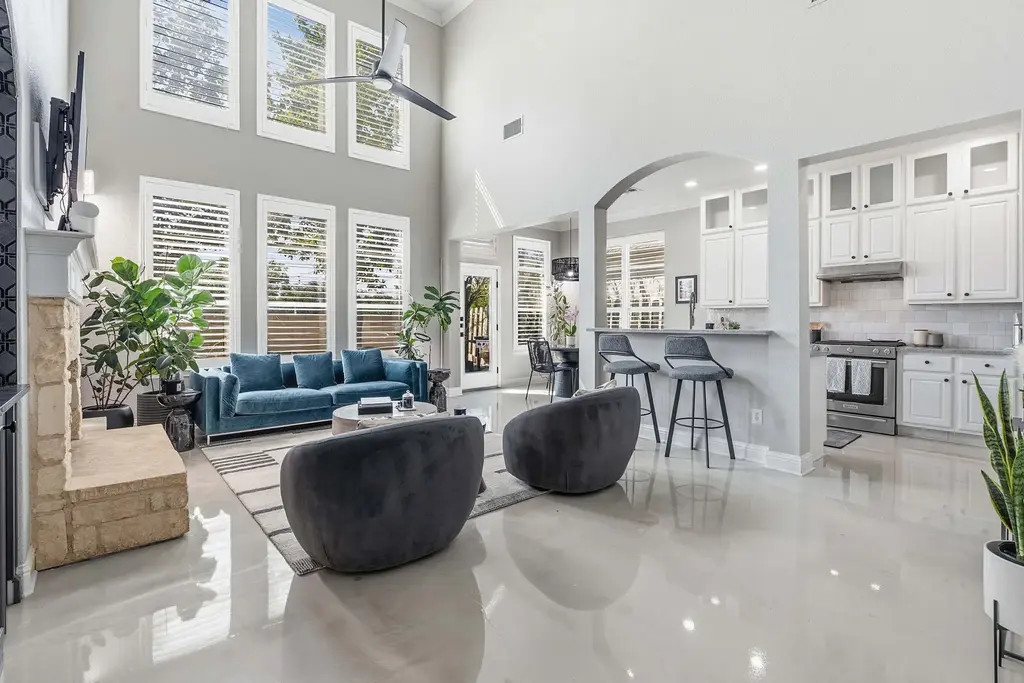 5000 Mission Oaks Boulevard 30, Austin