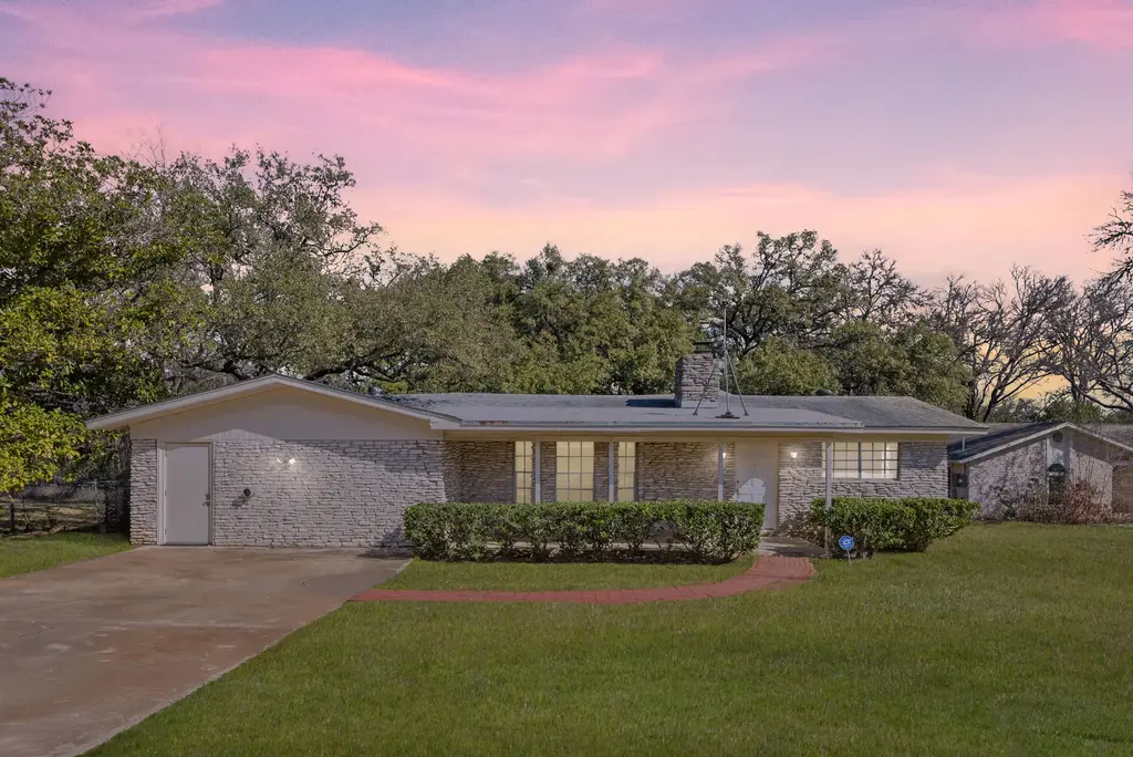 6105 Oakclaire Drive, Austin