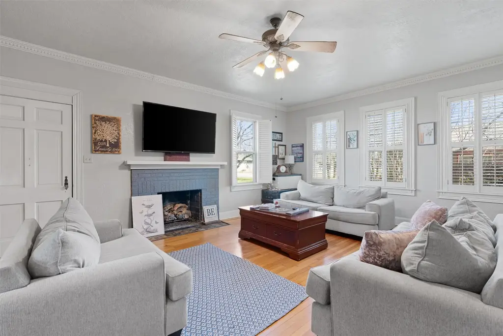 1543 W Clark Street, Bartlett
