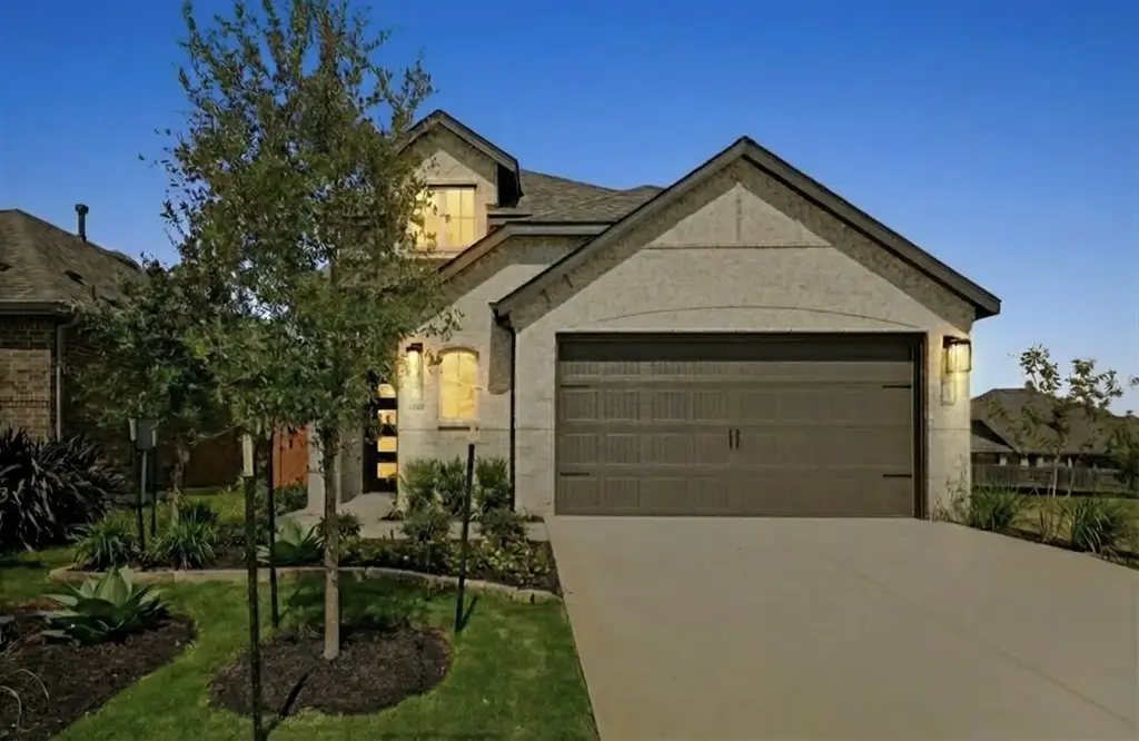 200 Bay Breeze Drive, Kyle