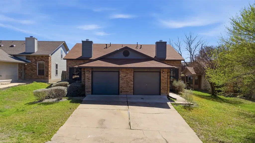 317/319 Rawhide Loop, Round Rock