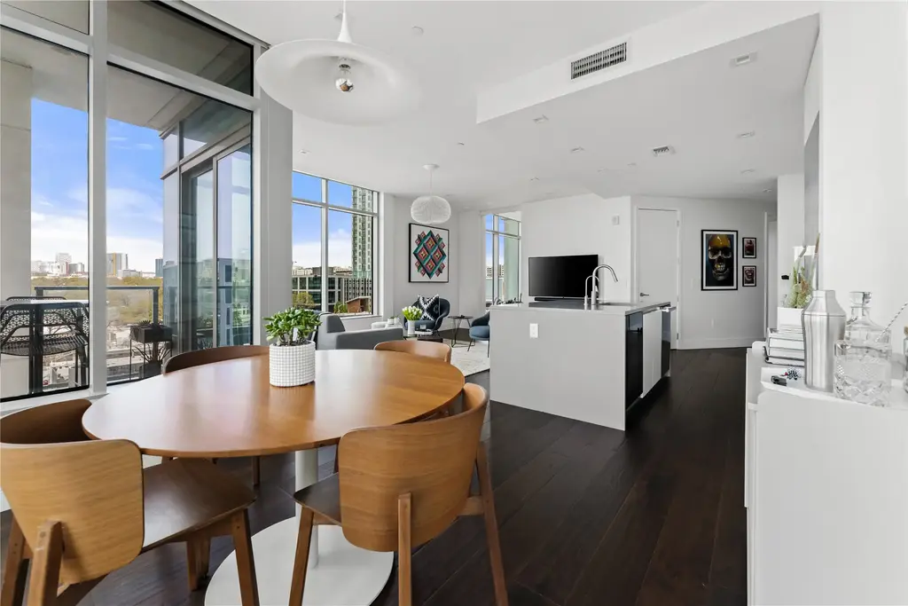501 West Avenue 704, Austin