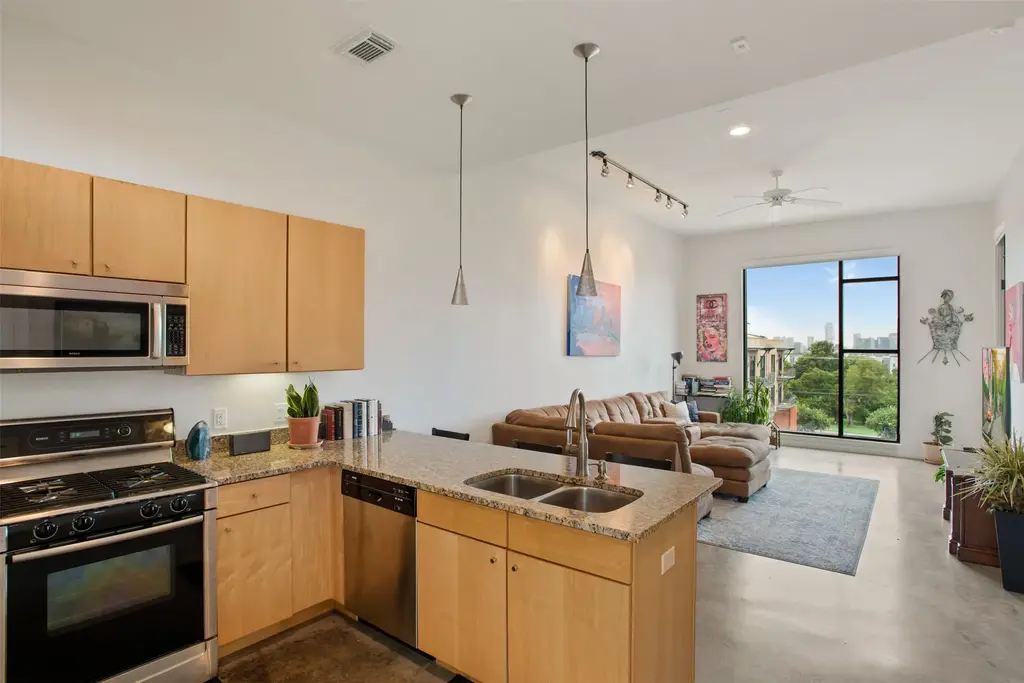 2525 S Lamar 309, Austin