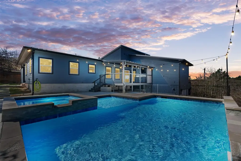 209 Kipahulu Drive, Bastrop