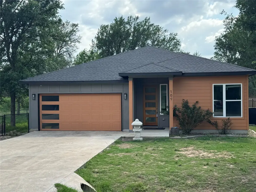 109 Mokulua Lane, Bastrop