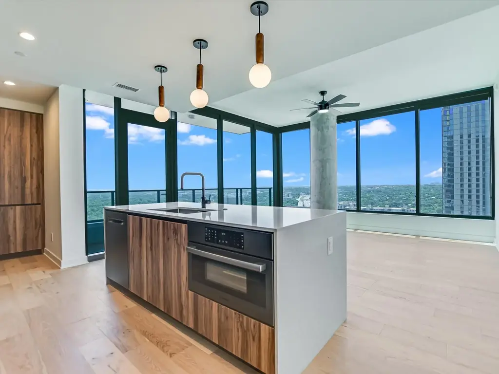 84 East Avenue 2506, Austin