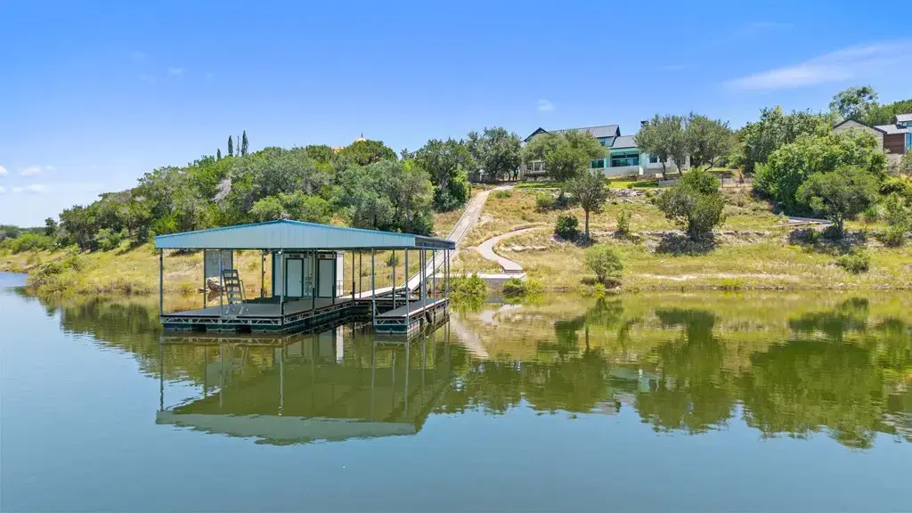 821 S Angel Light Drive, Spicewood