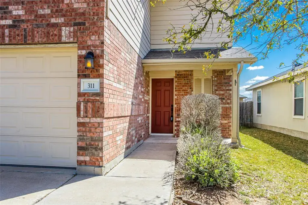 311 Quarter Avenue, Buda