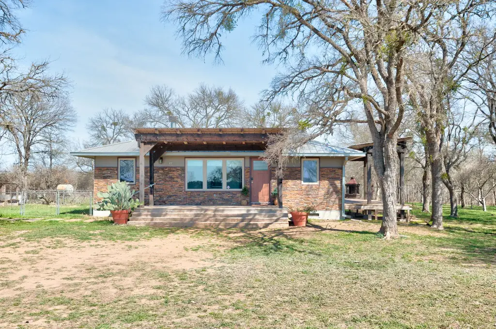 2245 Fm 969, Elgin