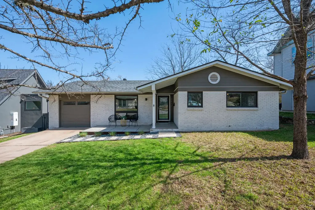 2415 Little John Lane, Austin