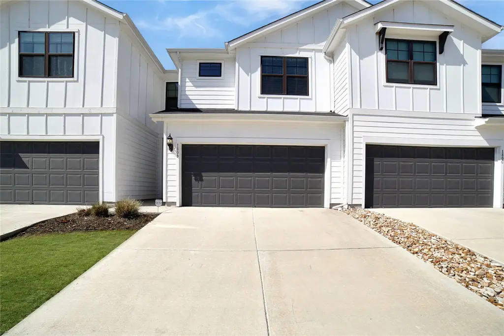 180 Waterside Road B, Buda