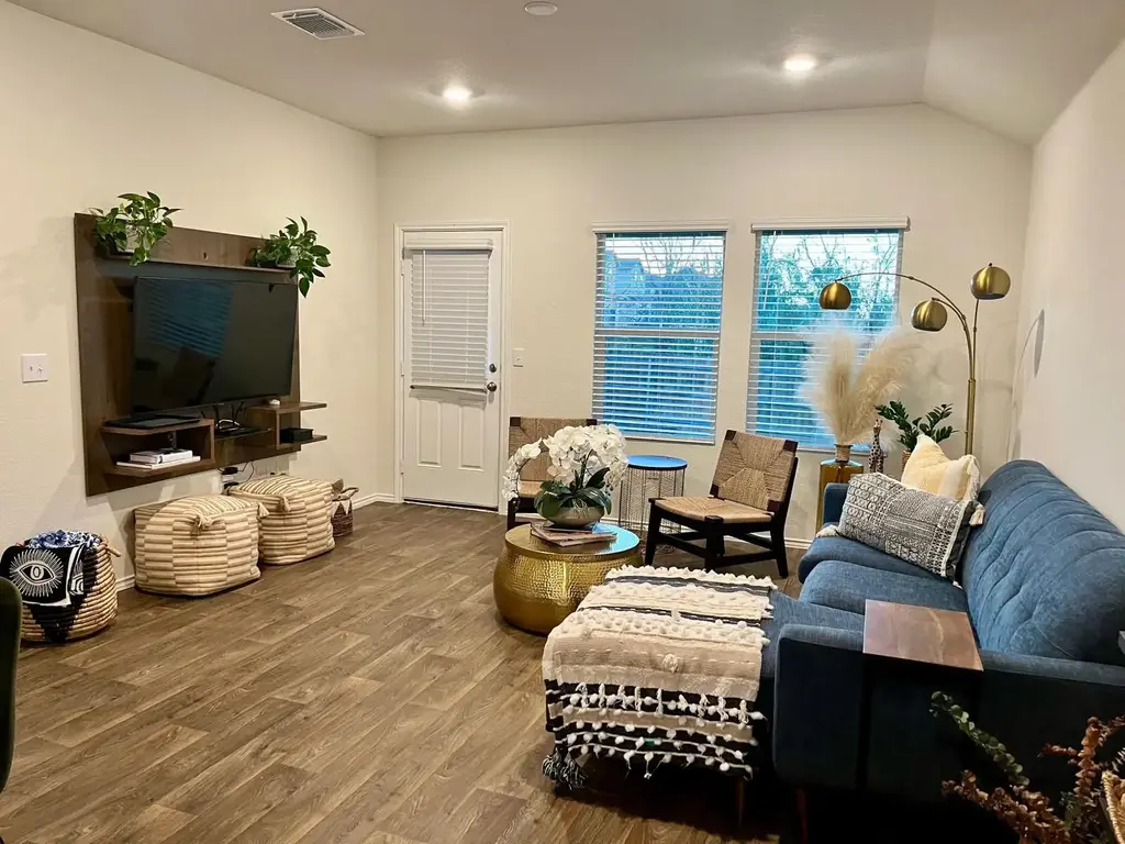 15006 Breccia Road, Manor