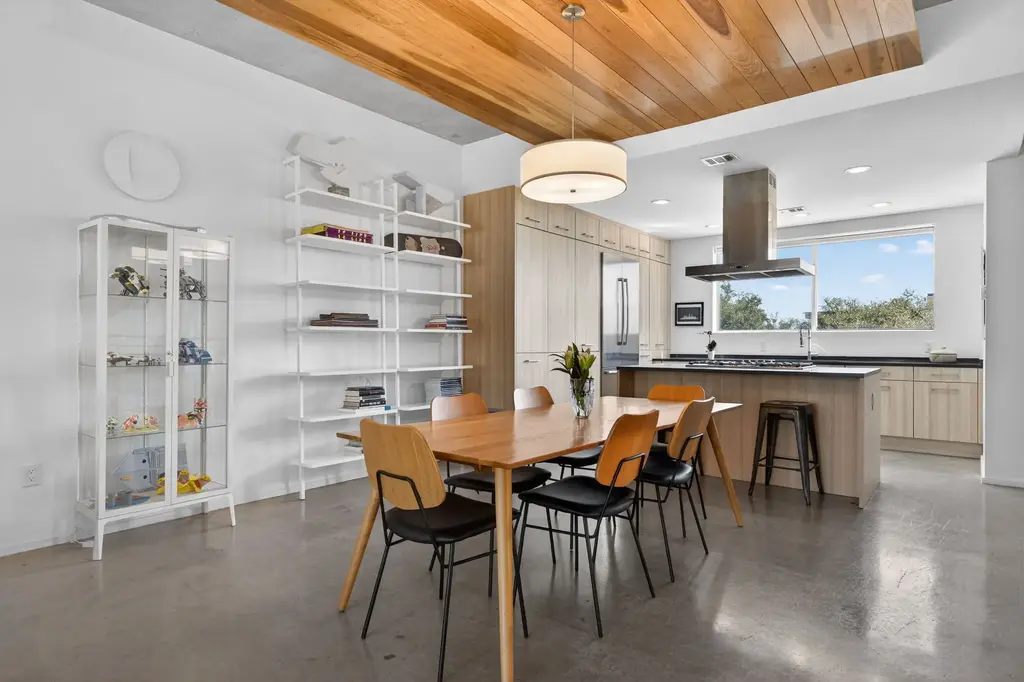 2301 S 5th Street 25, Austin