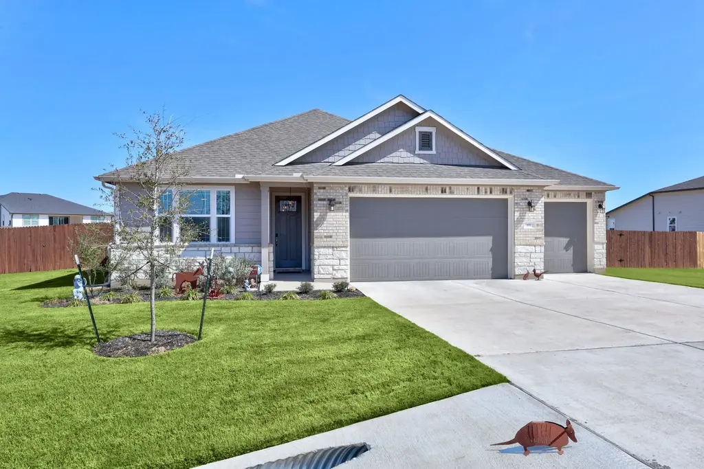 191 Silverton Lane, Cedar Creek