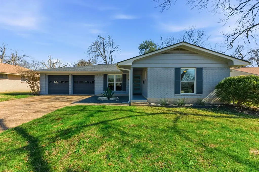 8201 Shadowood Drive, Austin