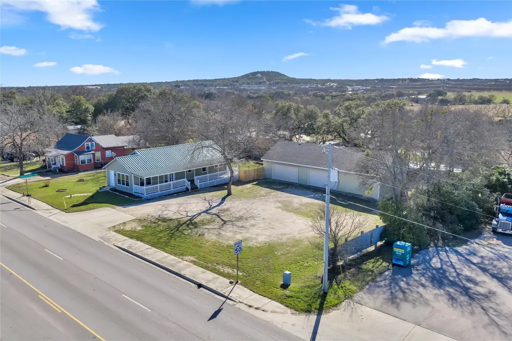 808 N Water Street, Burnet