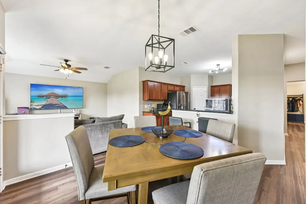 13237 Ring Drive, Manor