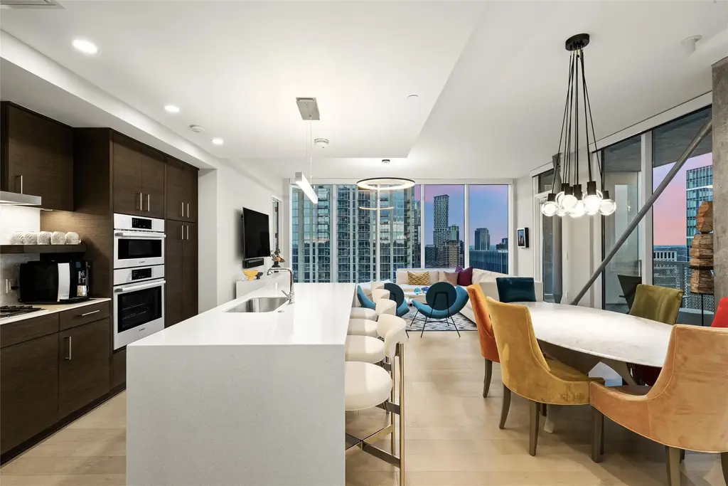 301 West Avenue 3605, Austin