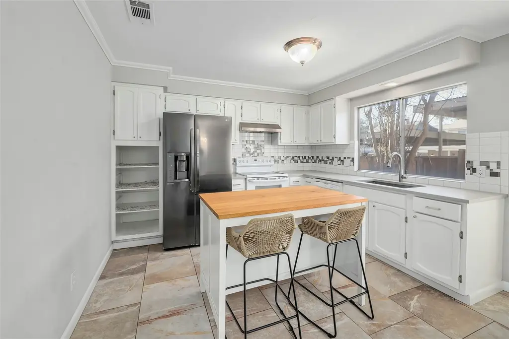 2002 Millay Drive 118, Austin